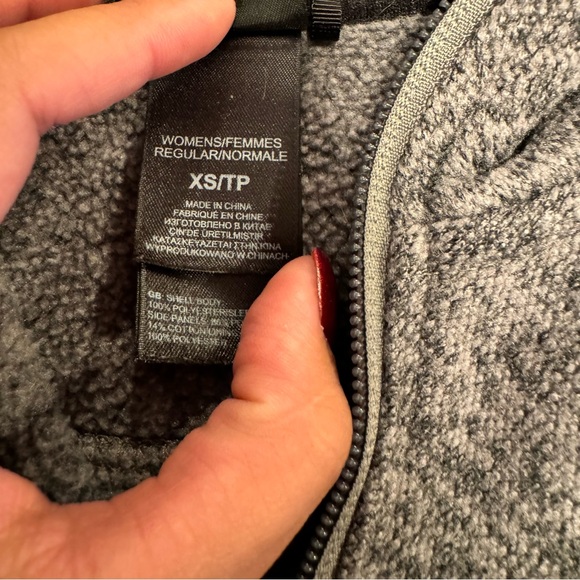 The North Face zip up sweater - Picture 6 of 6